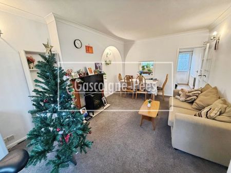 Storrington - Photo 2