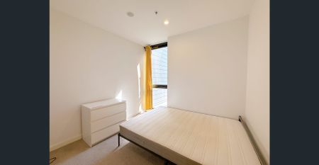 Spacious 2-Bedroom 2-Bathroom Apartment with Large Balcony in Bentleigh - Photo 4