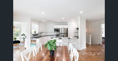 Family Home in the Heart of Dora Creek - Photo 4