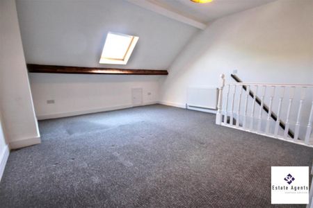 3 Bedroom House - Mid Terrace To Let - Photo 2