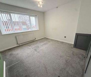 Thompson Avenue, Doncaster, Harworth - Photo 4