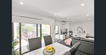 Well-Presented Unit with Open-Plan Living & Modern Features! APPLICATIONS NOW OPEN - Photo 2
