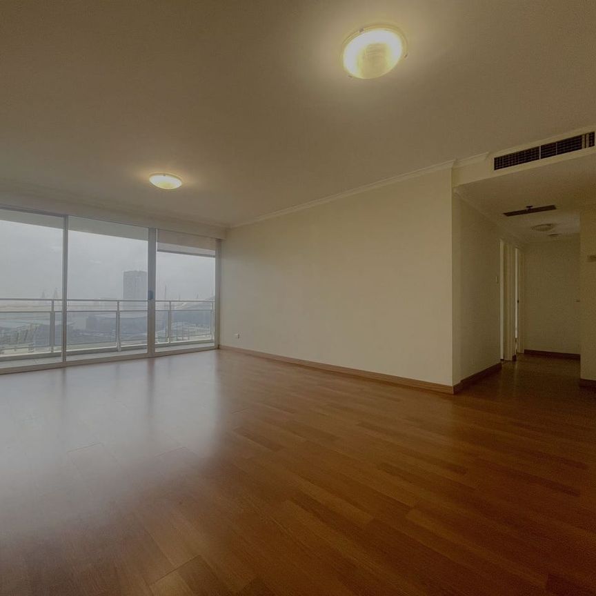Morden 2 Bedroom apartment in the heart of CBD- 569 George Street - Photo 1
