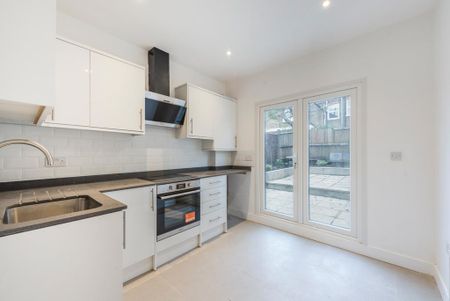 4 bedroom terraced house to rent - Photo 4