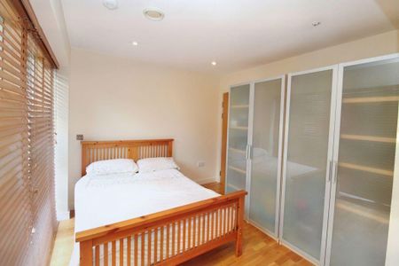 2 bed apartment to rent in NE1 - Photo 2