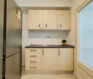 Cozy interior room next to Sants train station - Photo 5