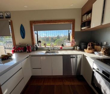 Charming 3BR Kumeu Haven w/ 1ha Lifestyle Block - Photo 2