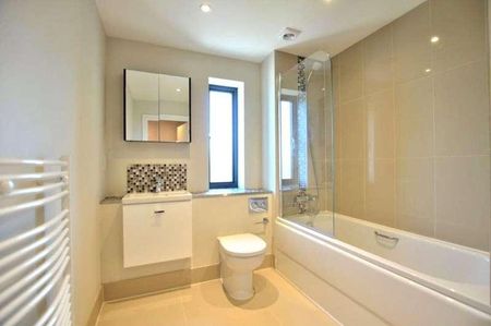 Cedar House, Cedar Lane, Camberley, GU16 - Photo 2