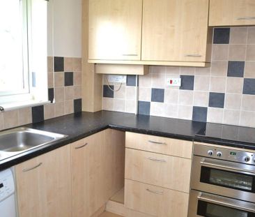 2 bedroom maisonette to rent - Photo 4