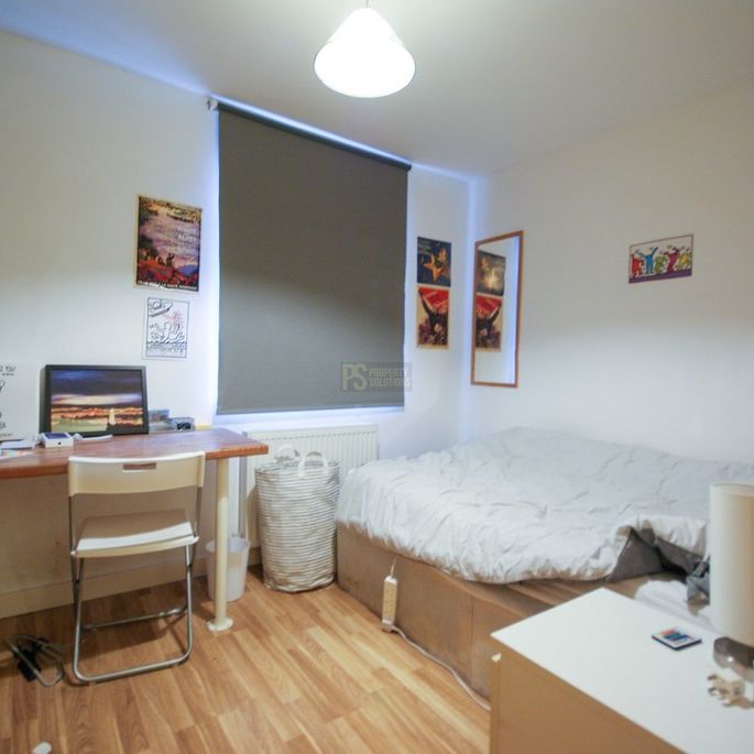 21 Dawlish Road - Photo 1