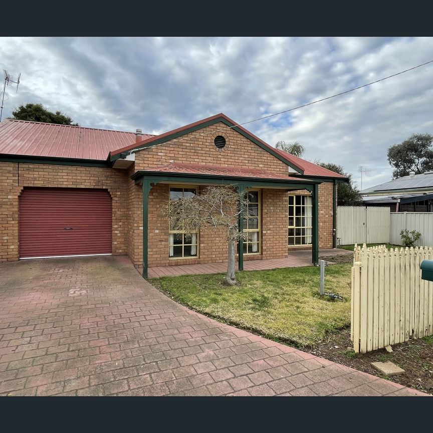 3 Queen St, Cobram, Vic 3644 - Photo 1
