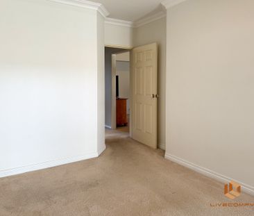 Victoria Park - Photo 4