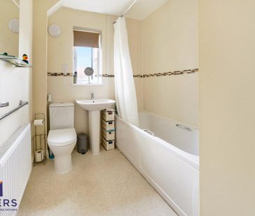 2 bedroom end of terrace house to rent - Photo 5