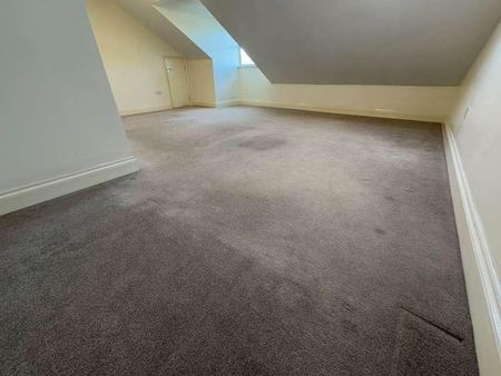 Broadview Court, Rochdale, OL16 - Photo 3