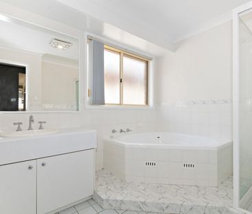 Three bedroom house - Photo 6