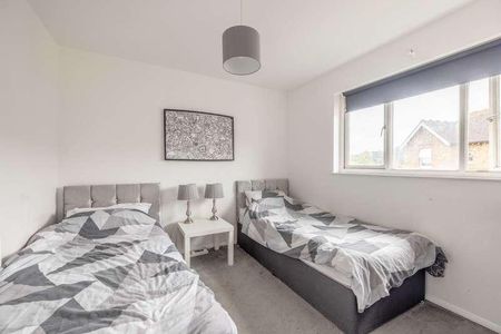 Manor House Lane, Datchet, SL3 - Photo 5