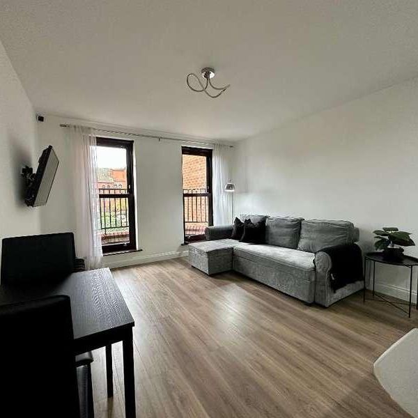 Marks Court, Southend On Sea, Essex, SS1 - Photo 1