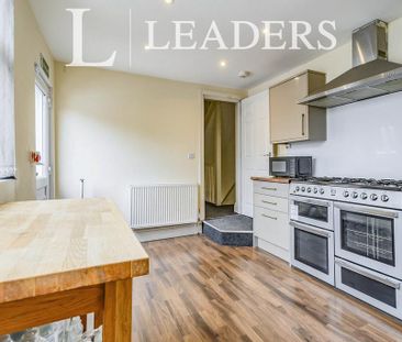 1 bedroom in a house share to rent - Photo 5