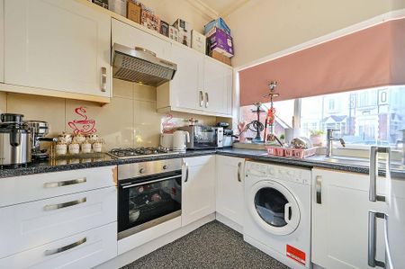 2 bedroom flat to rent - Photo 5