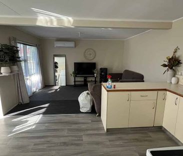 Charming 3BR Home in Whakatane - Photo 1