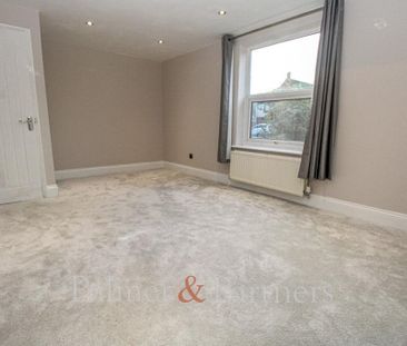 2 bedroom maisonette to rent - Photo 2