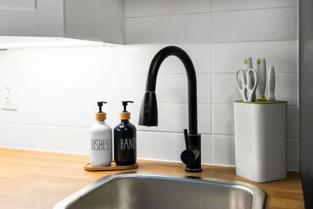 For Lease - 158 Indian Grove Unit# Unit B1, Toronto, Ontario - Photo 4