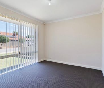 17 Holywell St, Middle Swan, WA 6056 - Photo 1