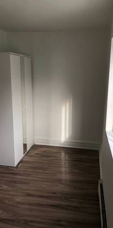 4-1/2 available now, 9 minutes walk to Papineau metro station - Photo 1