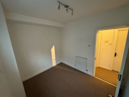 5 Bed Terraced House, Hove, BN3 - Photo 2