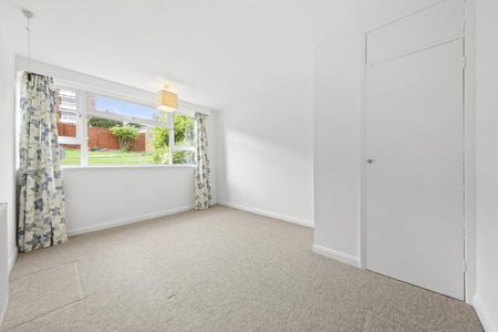 2 Bed Flat - Photo 3