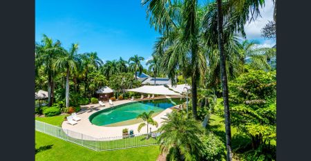 Stunning Coastal Unit in Palm Cove - Photo 5