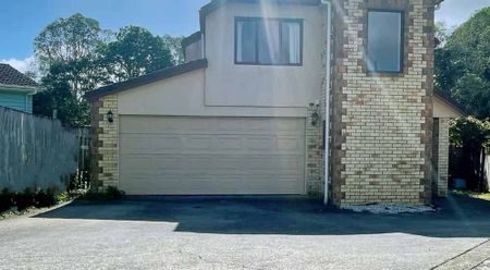 Sunny 5 bedroom 2 bathroom stunning house - Photo 5