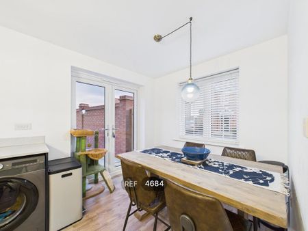 3 bedroom detached house to rent - Photo 4