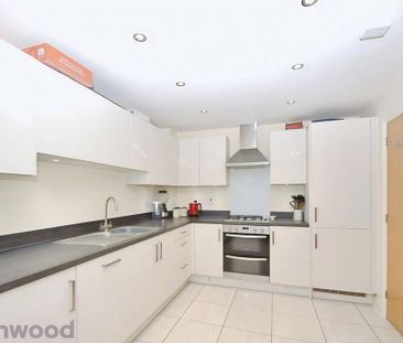 3 bedroom end of terrace house to rent - Photo 2