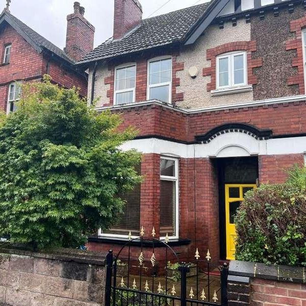 Flat, Albert Terrace, Newcastle-under-lyme, ST5 - Photo 1