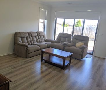 LOVELY 3 BEDROOM HOME - Photo 2