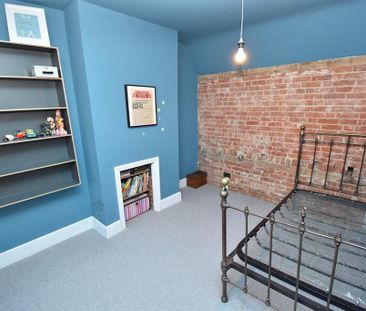 4 bedroom detached house to rent - Photo 4