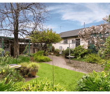 Spacious Family Home - Photo 5