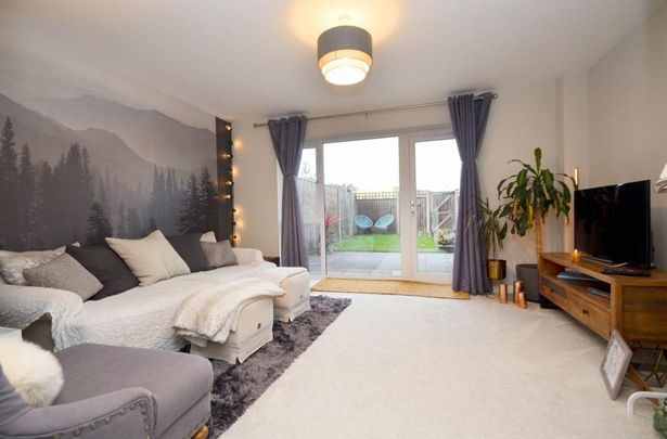 3 bedroom townhouse to rent - Photo 1