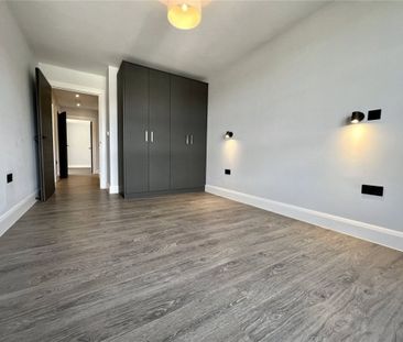 Alum Grange, 1 Burnaby Road, Bournemouth, Dorset, BH4 - Photo 1