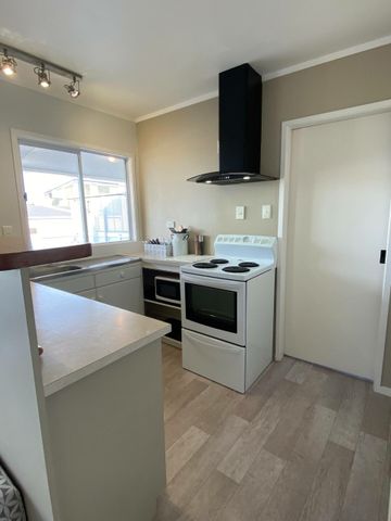 Funky Leigh Apartment - Photo 4