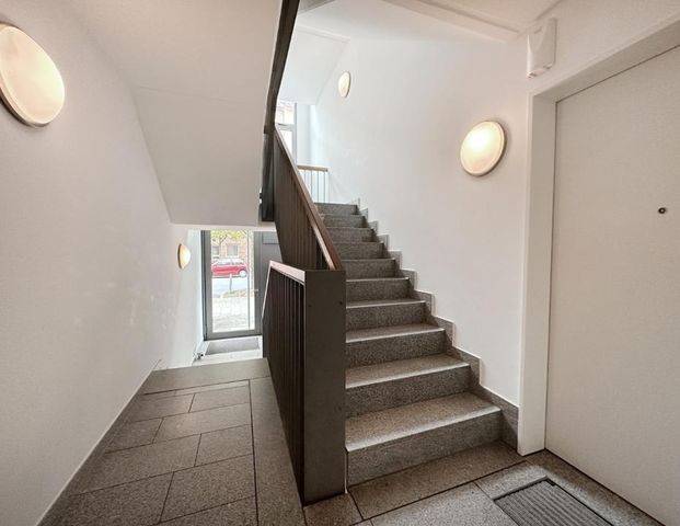Leben direkt am Rheinturm, exklusiv möblierte Gartenwohnung - Foto 1