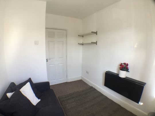 Room in a Shared House, East Ferry Road, E14 - Photo 1