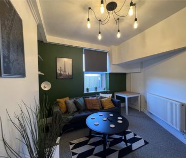 6 bedroom terraced house to rent - Photo 1