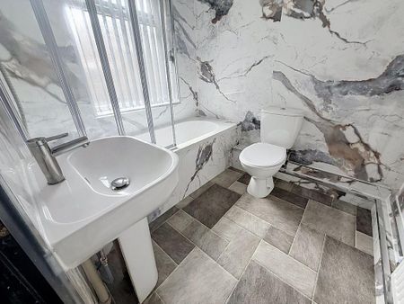 3 bedroom terraced house to rent - Photo 5