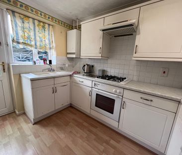 3 bedroom semi-detached house to rent - Photo 4