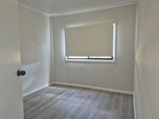 Fully Renovated 1-Bedroom Flat – Just 200m from the Beach&excl; - Photo 1