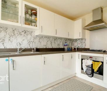 3 bedroom semi-detached house to rent - Photo 6