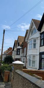 Westgate Bay Avenue, Westgate-on-Sea, CT8 8AH, Kent - Photo 4
