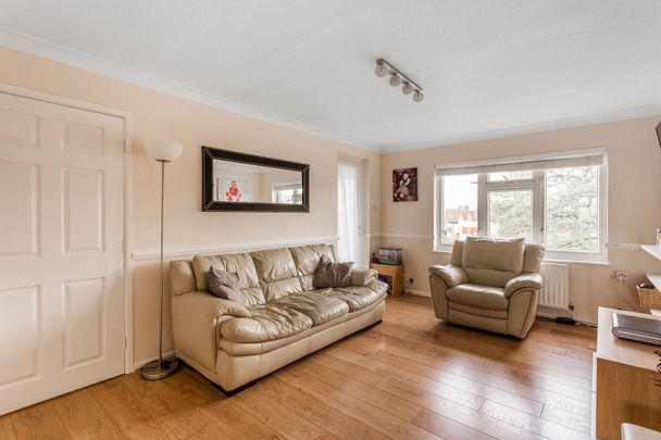Stonecot Hill, Sutton, SM3 - Photo 1